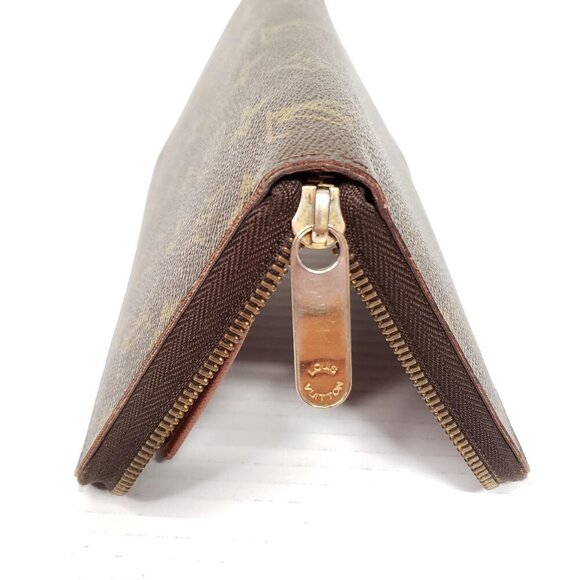 Louis Vuitton Wallet Organizer, Passport & Check Holder Monogram 300-101025 - Picture 8 of 16